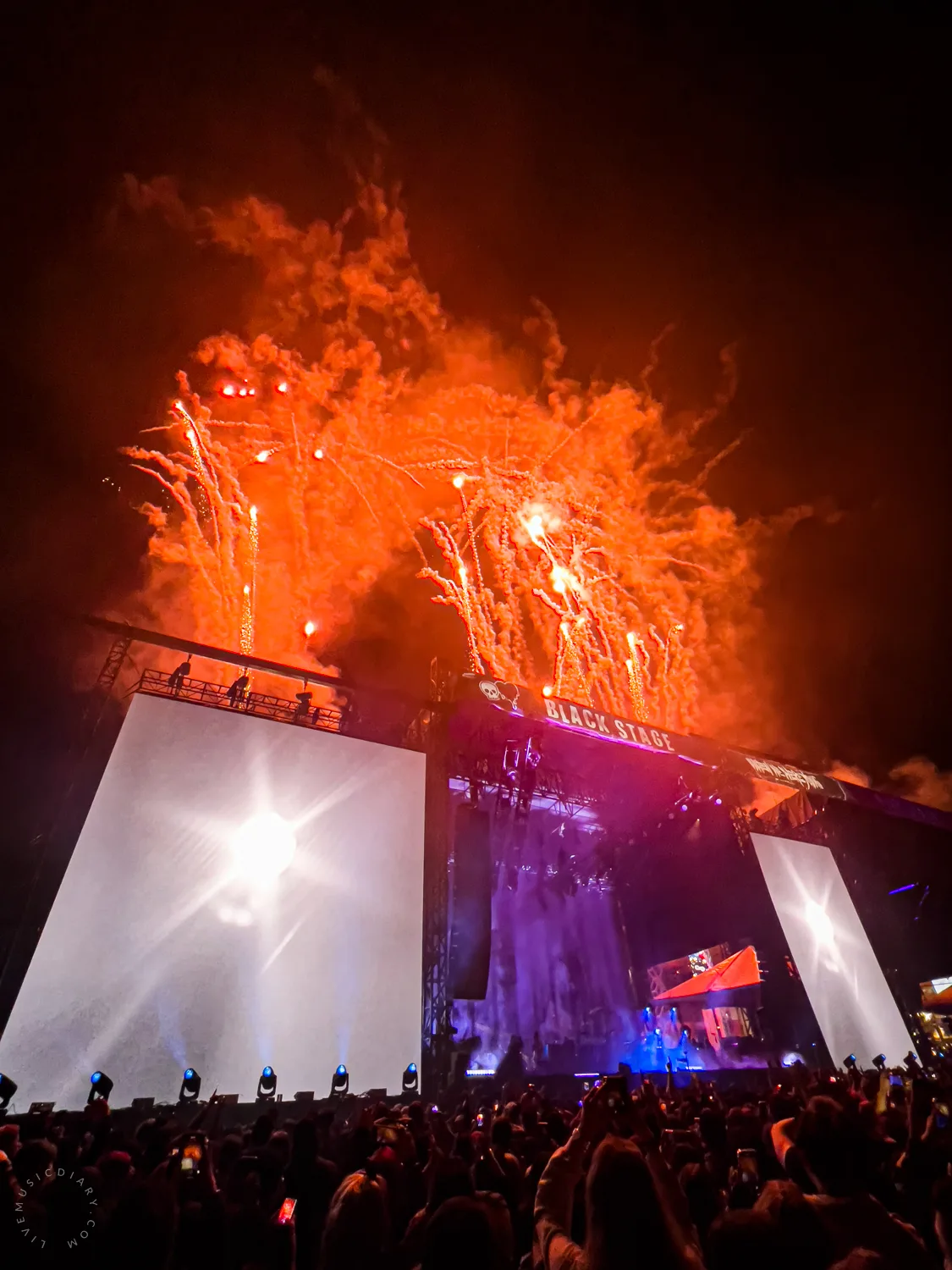Red fireworks above the Black Stage at When We Were Young 2022 | When We Were Young Festival Weekend 2 Review | Live Music Diary