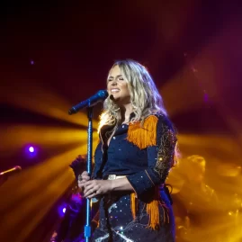 Miranda Lambert performing during her Velvet Rodeo Las Vegas Residency | Photo by Miranda Mendelson, LiveMusicDiary.com